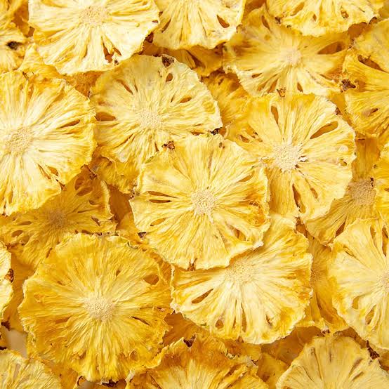 Dried pineapple